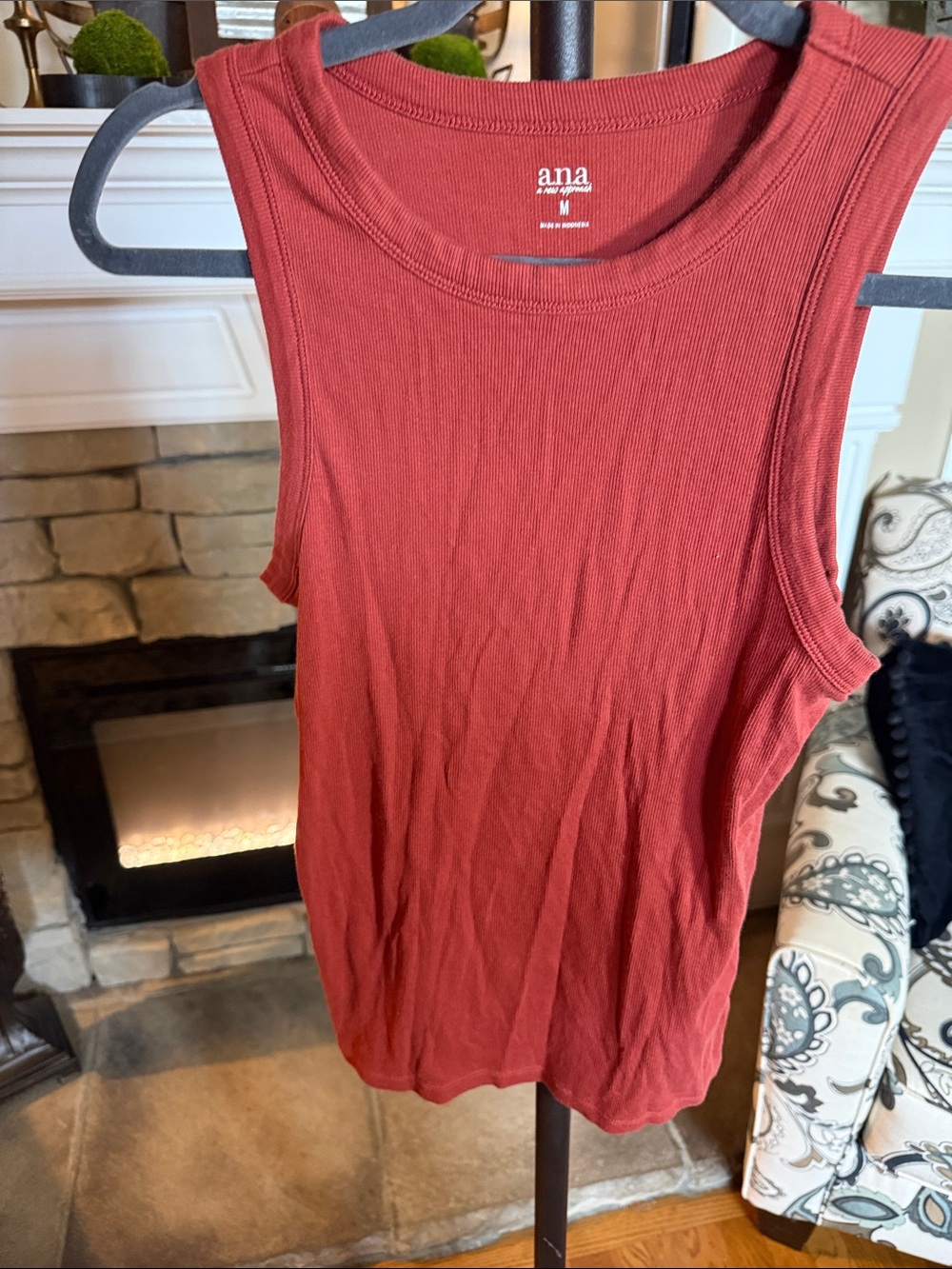 a.n.a Brick Red Ribbed Tank Top Women's